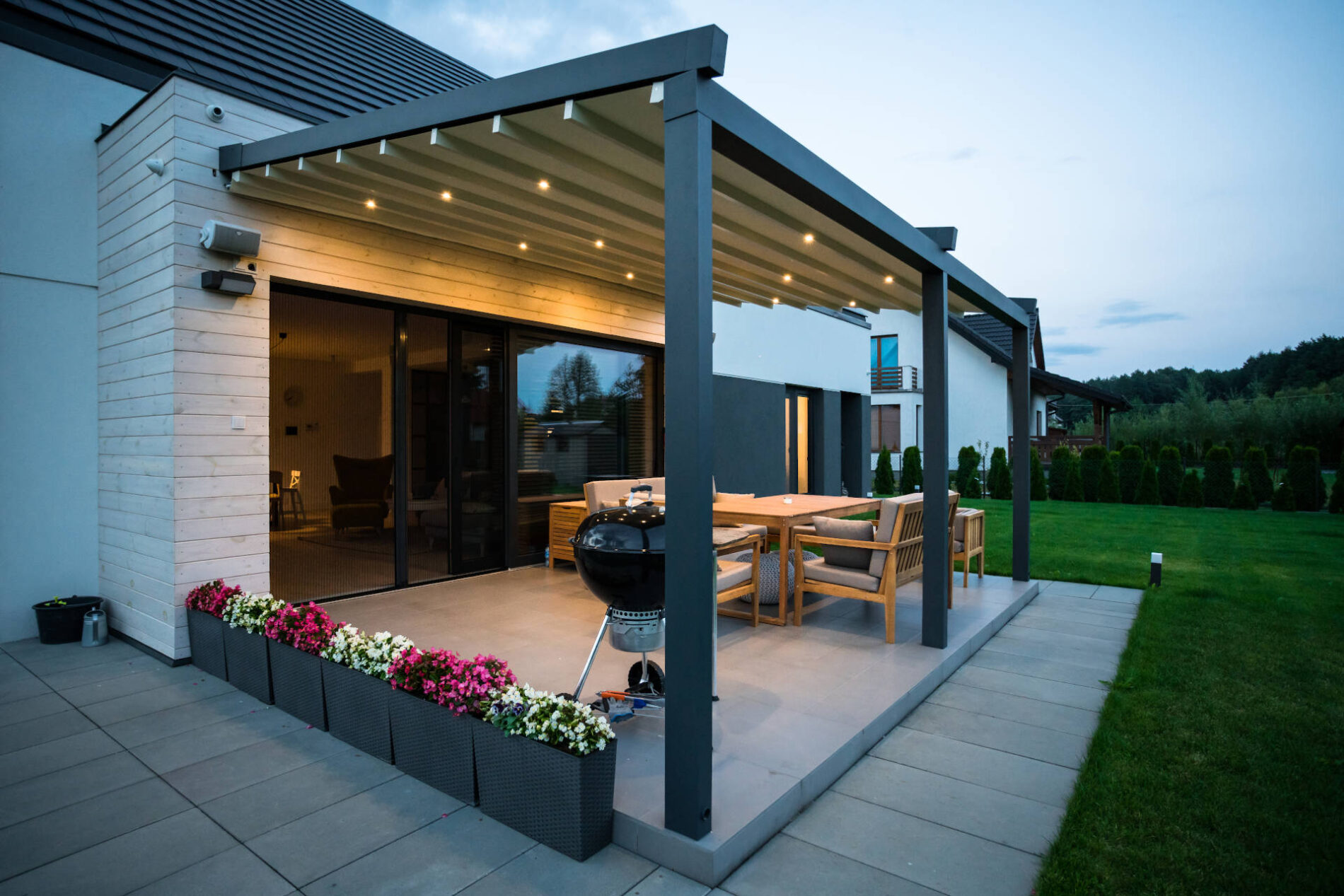 Tarasola Elegancy zadaszenie tarasu tkaninowe gardena oświetlenie led punktowe