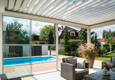 Nowoczesne zadaszenie tarasowe Tarasola Technic, system przeszkleń