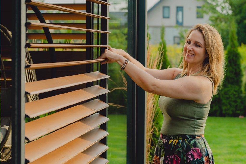 tarasola shutters zabudowa boczna jesien pod tarasola